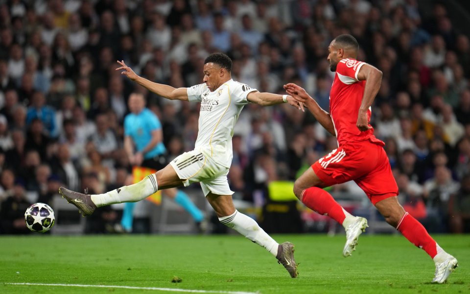 mbappe tackled